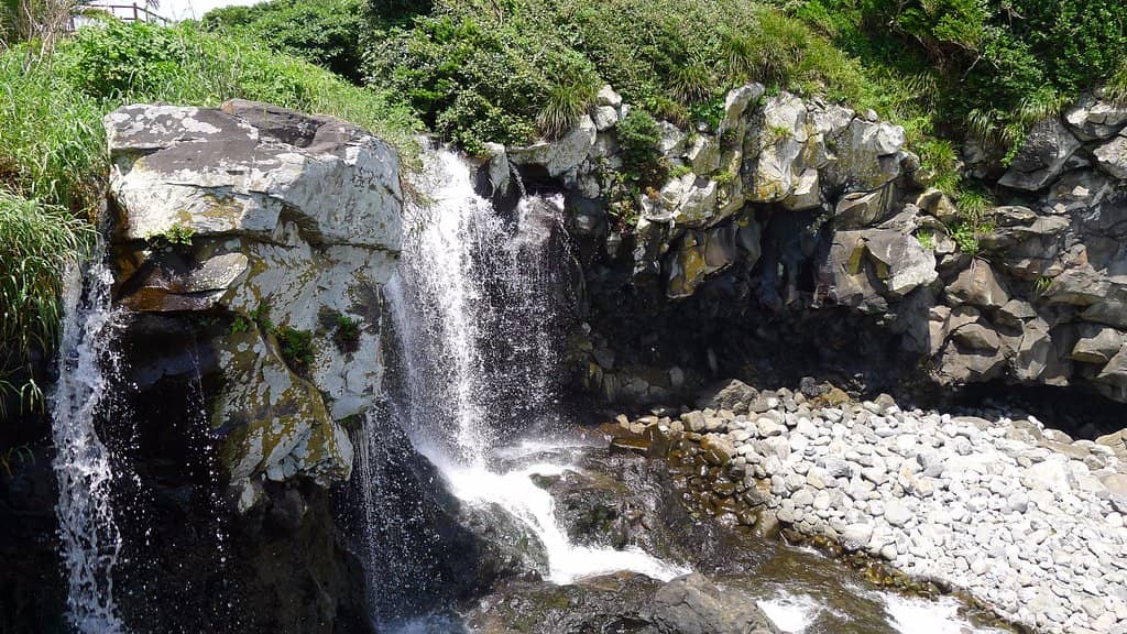 Sojeongbang Waterfall's Serene Beauty