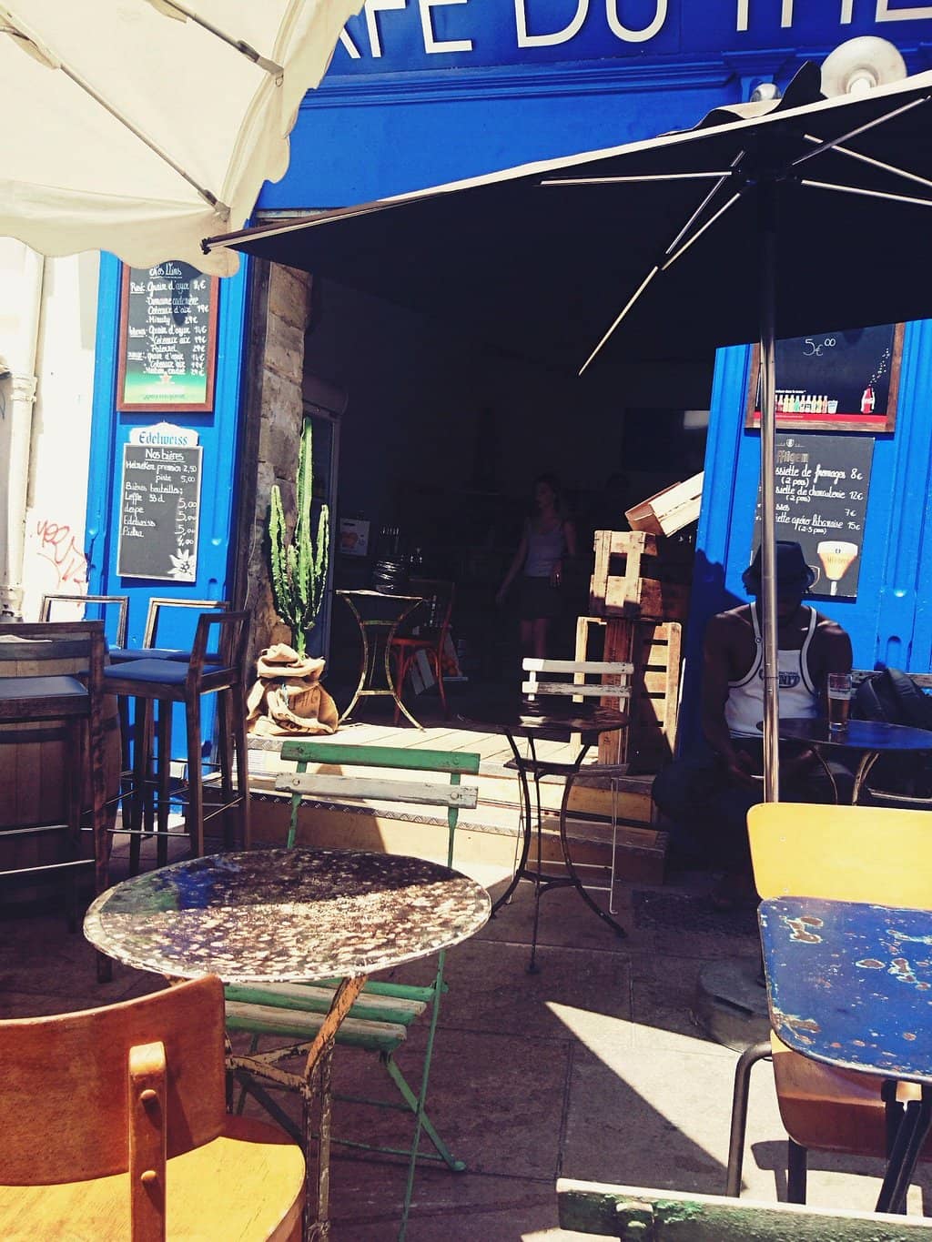 Restaurant & Bar Scene