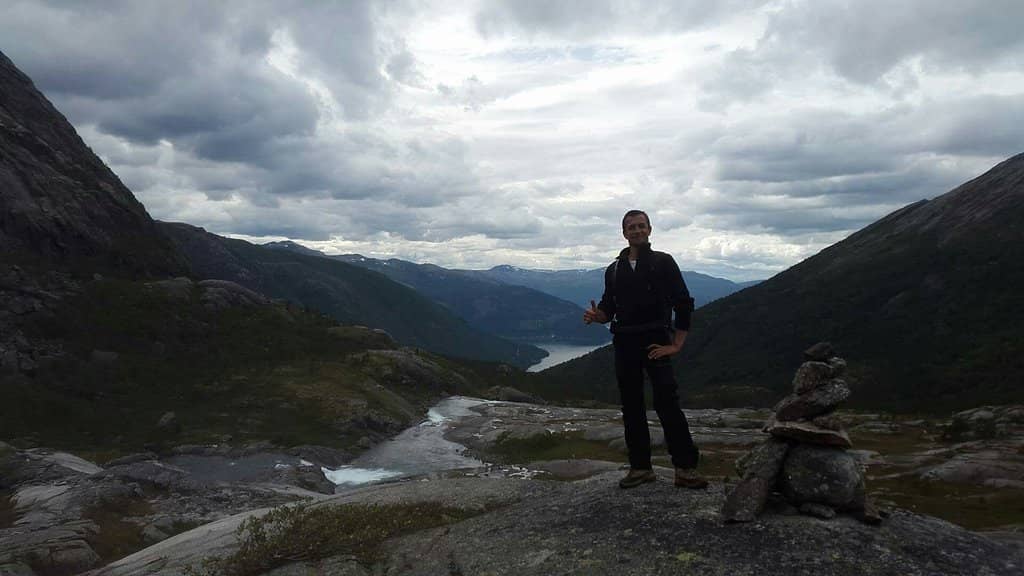 Scenic Hike to Søretefossen