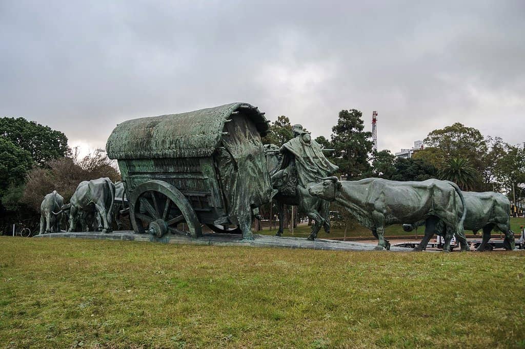 Obelisco y Monumento a Artigas