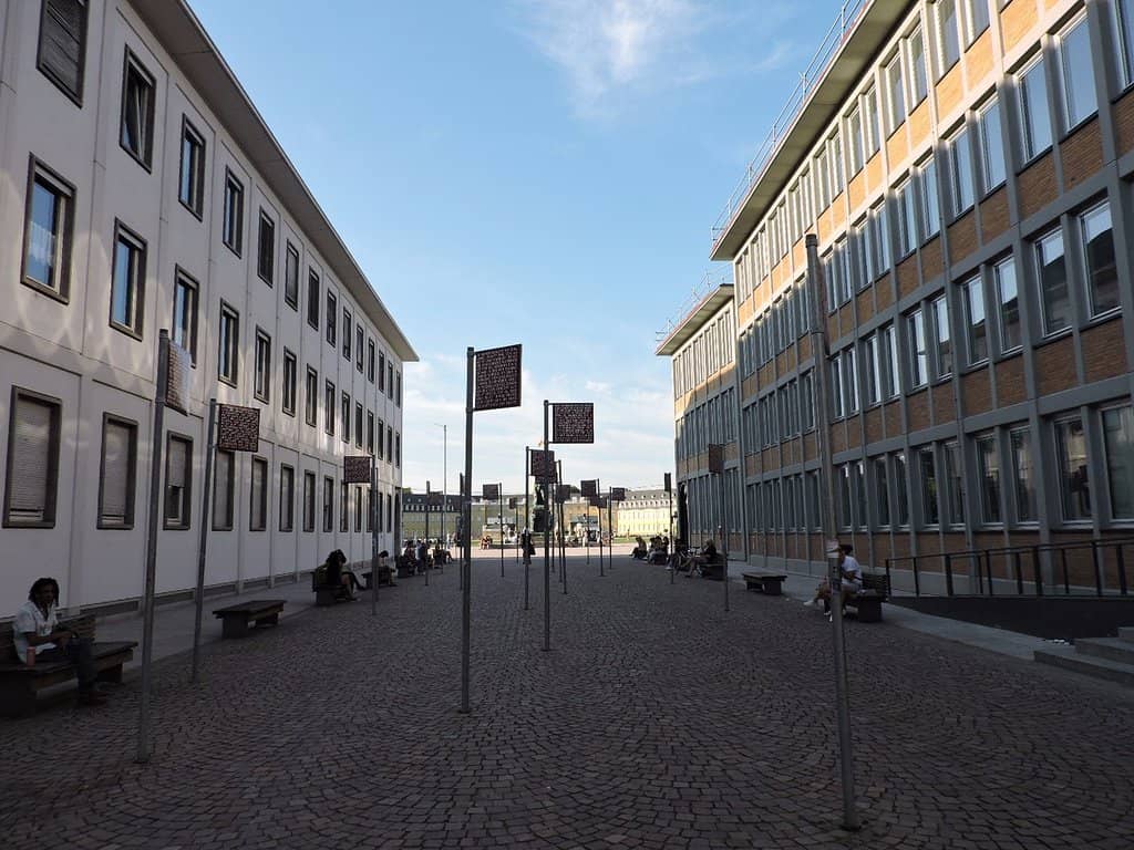 Artistic Cobblestone Lighting