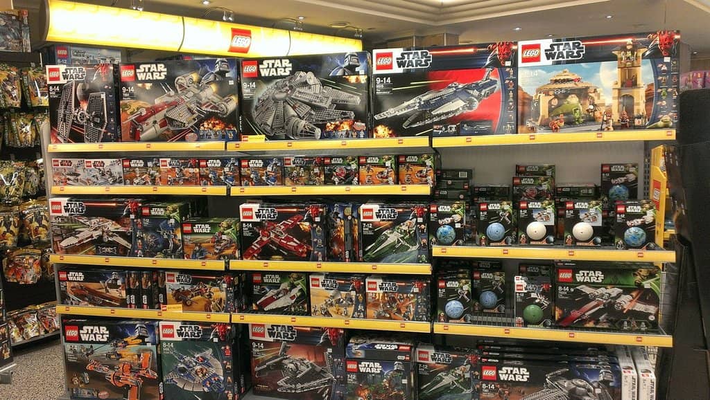 Figurines & Collectibles