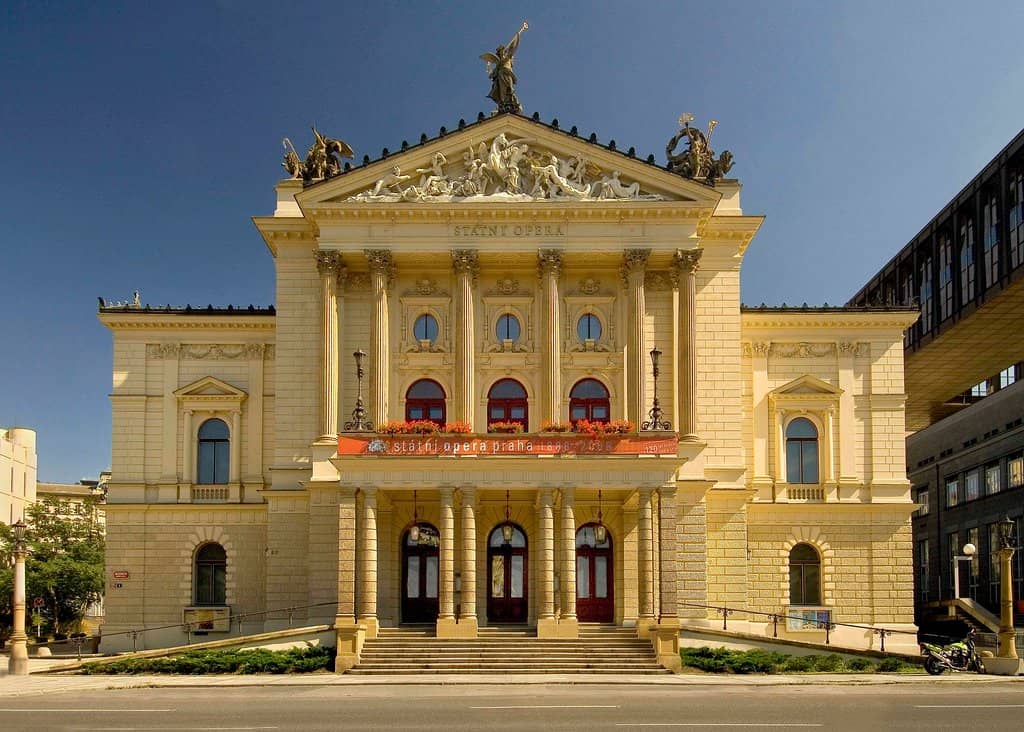 Grand Neo-Renaissance Hall