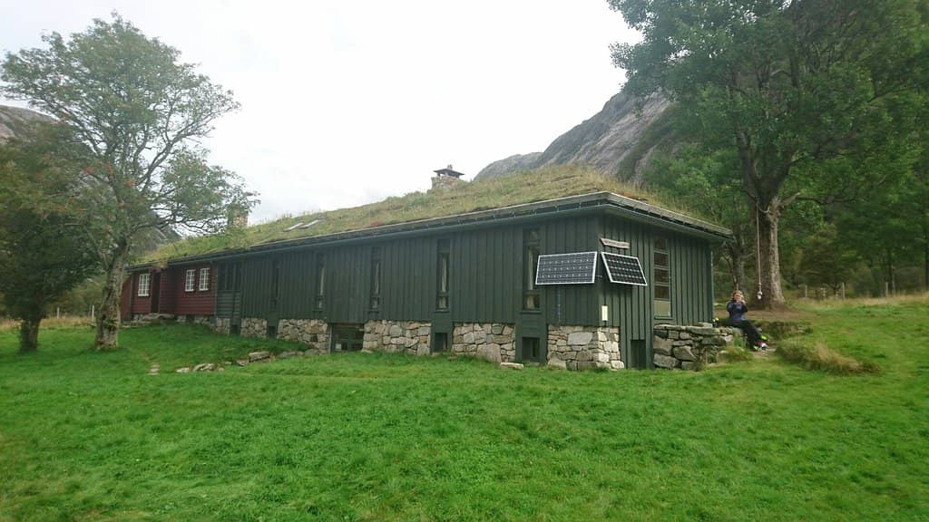 Månafossen Waterfall