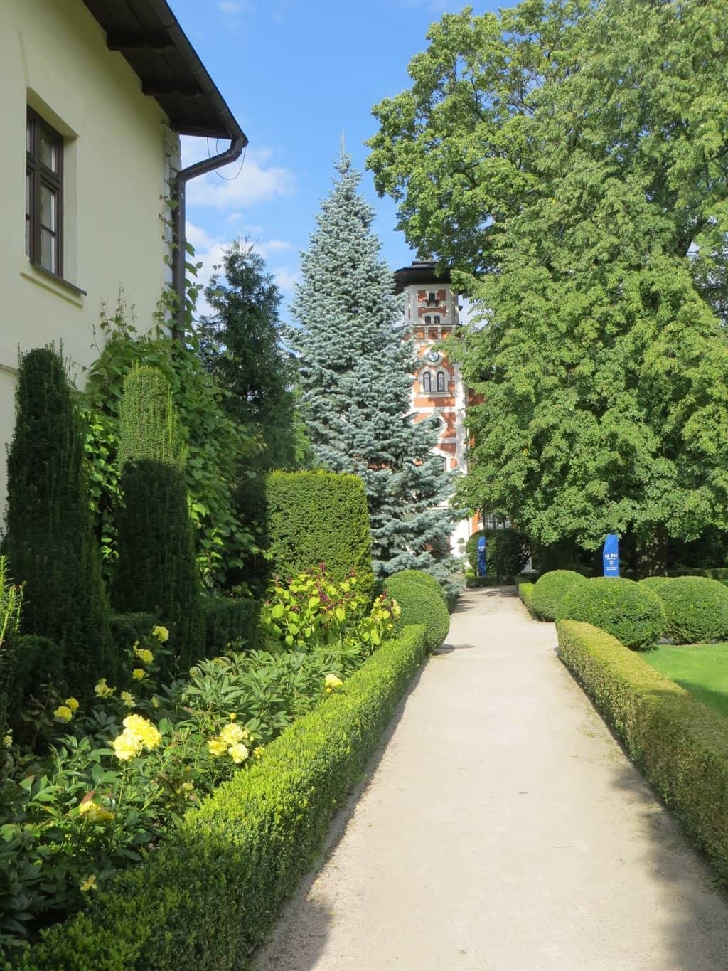 Palace Gardens