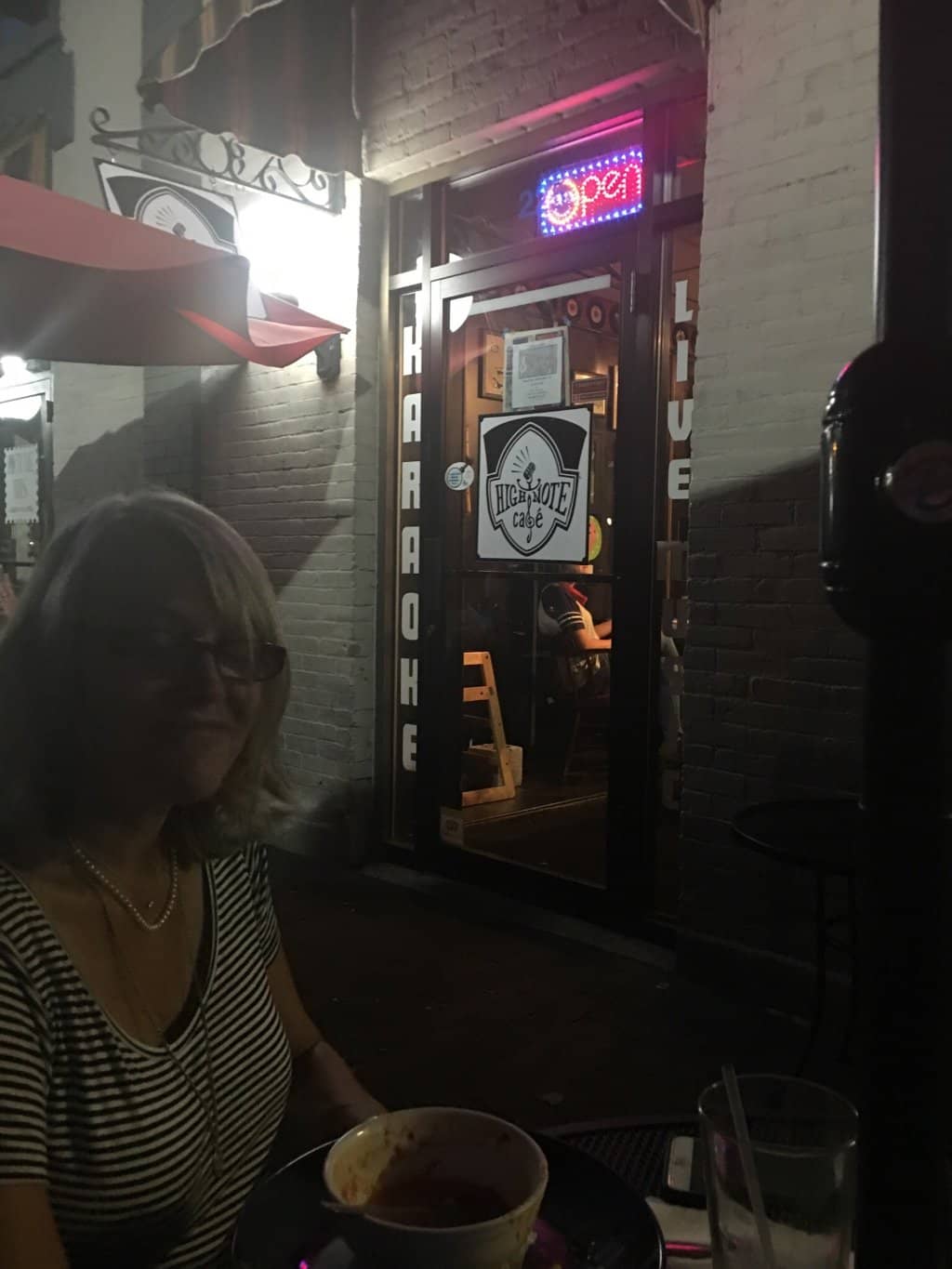 Vibrant Atmosphere & Live Music