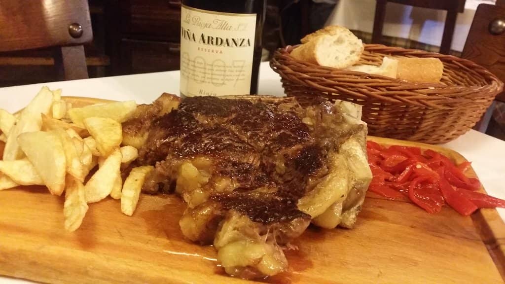 Cozy & Spacious Dining