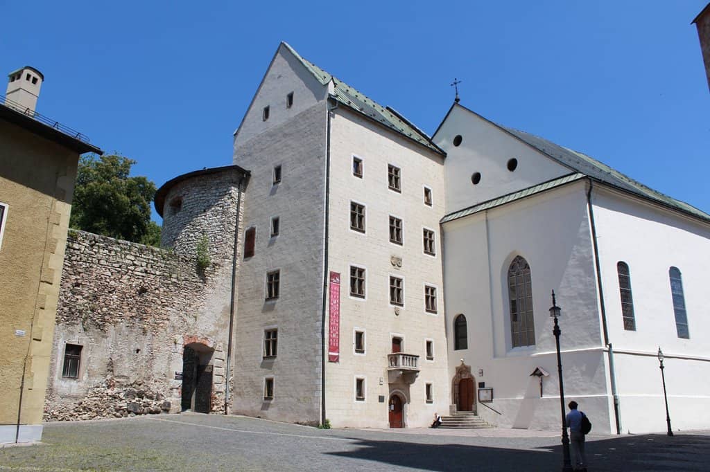 Artifacts & Daily Life