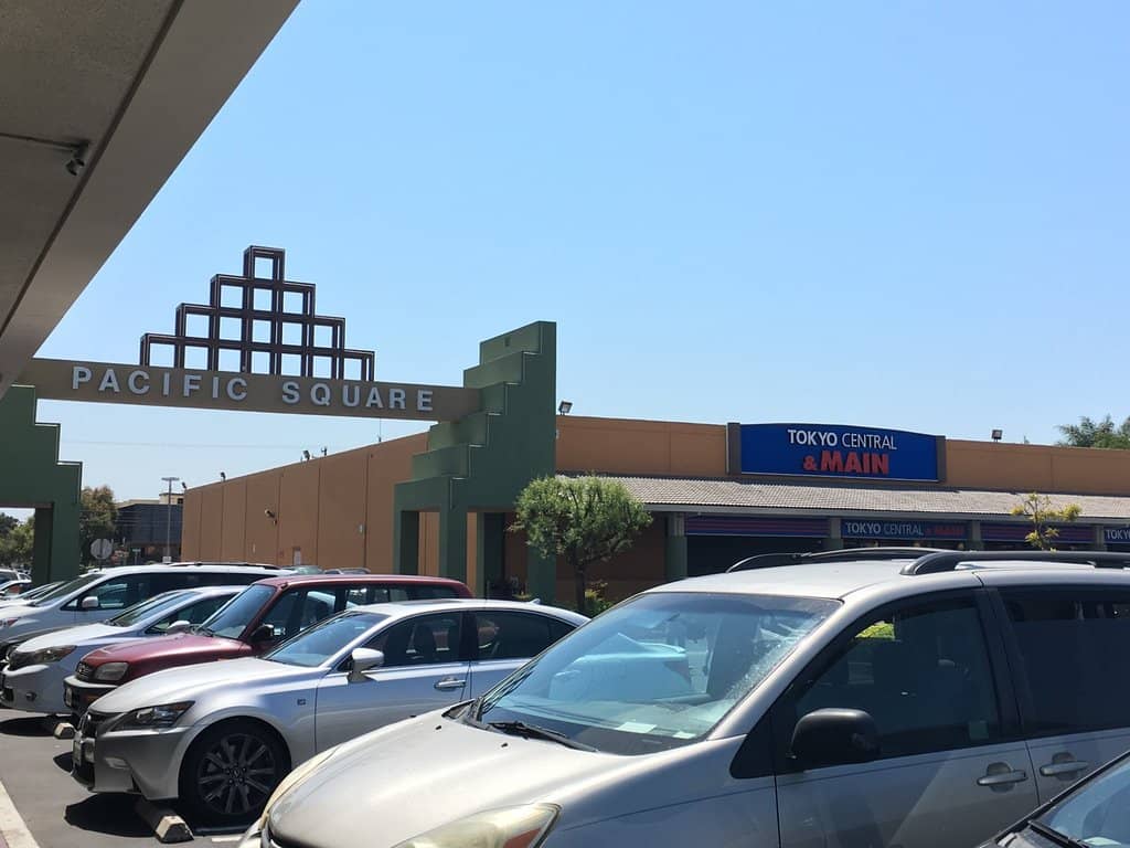 Beard Papa's Cream Puffs