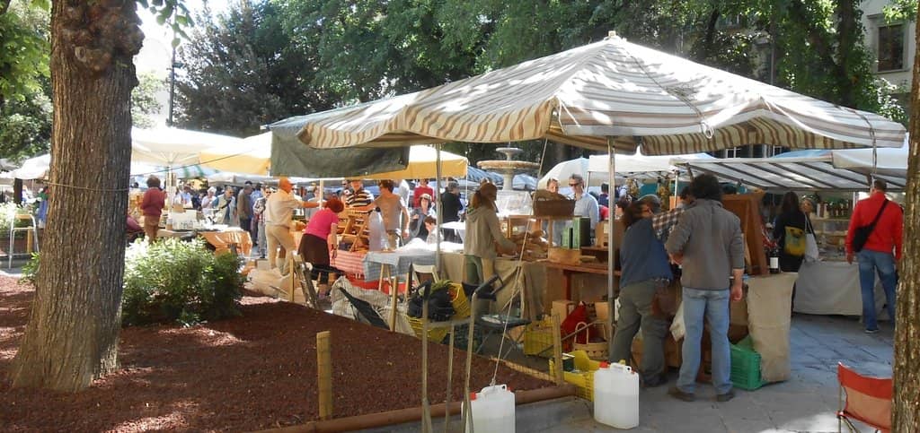 Local Eateries & Bars