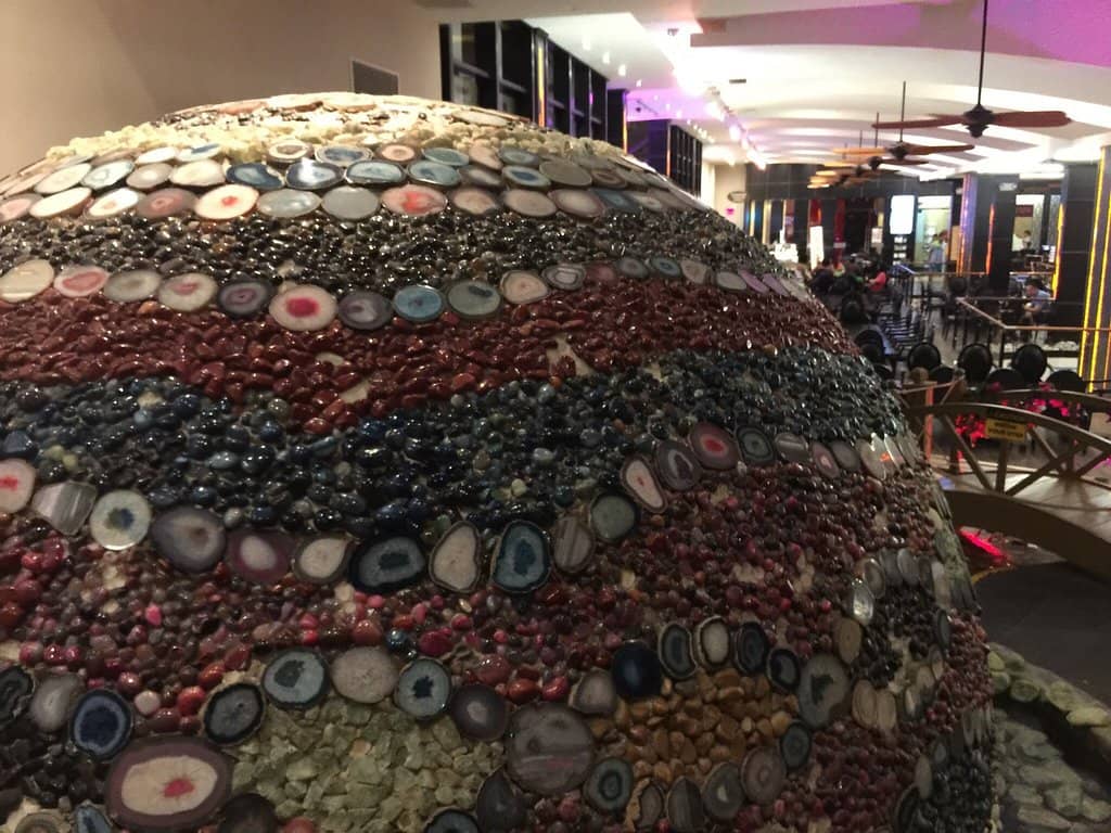 Outdoor Pools & Jacuzzis