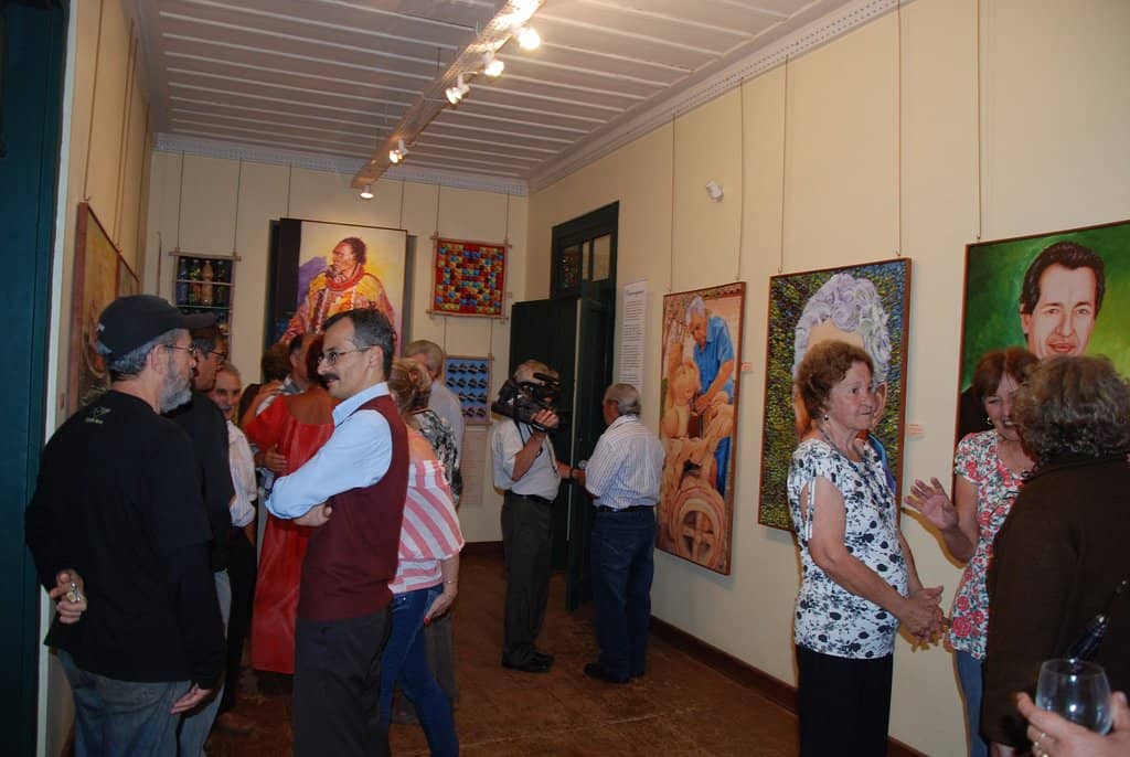 Artisan Fairs & Local Crafts