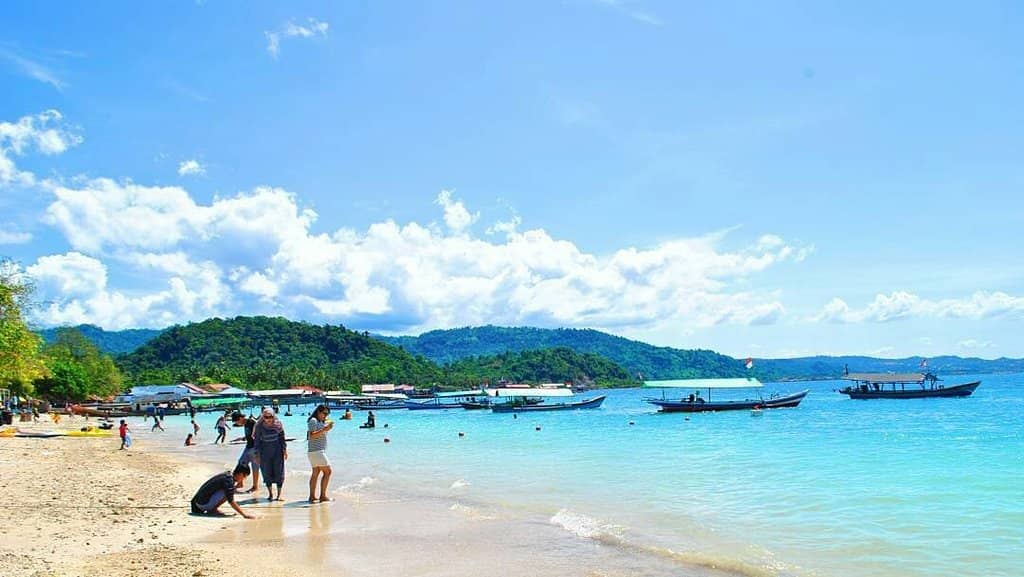 Clear Waters & Reefs
