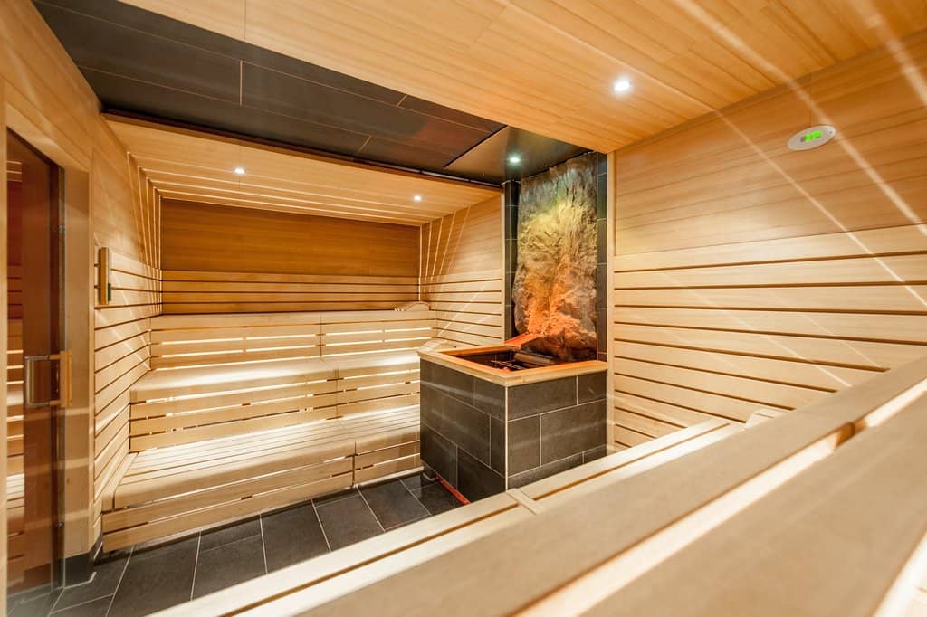 Spacious Sauna World