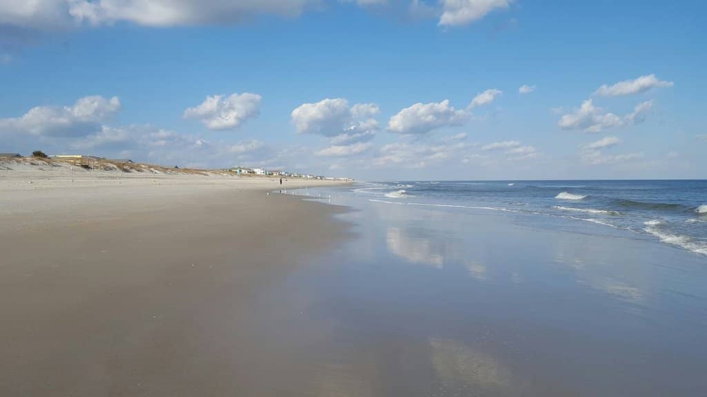 Oceanfront Dining & Drinks