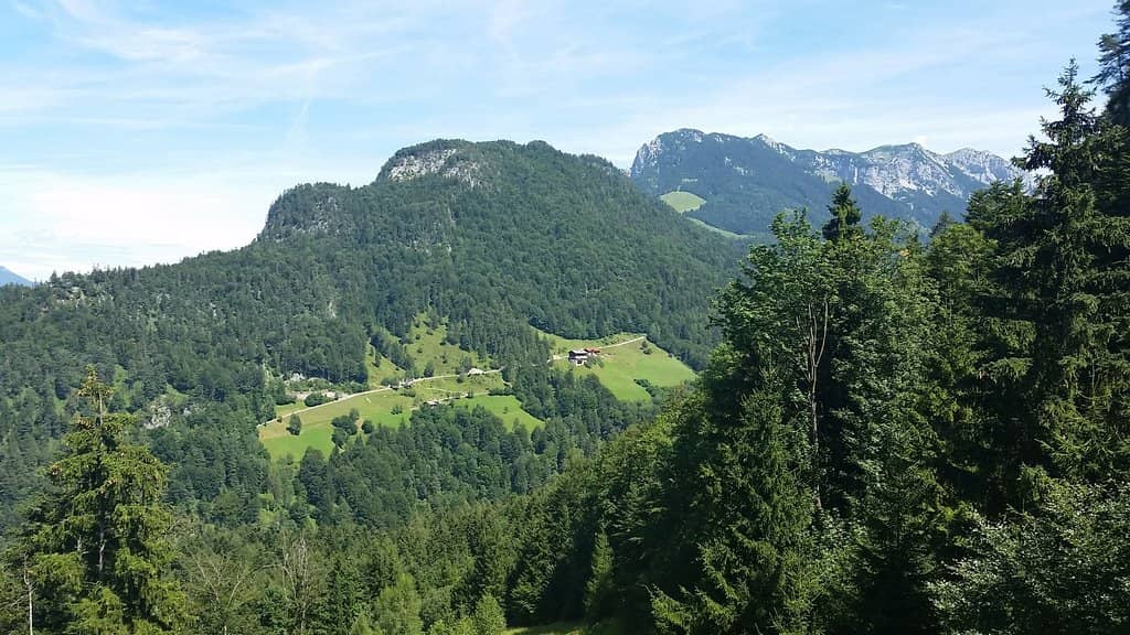 Panoramic Mountain Views