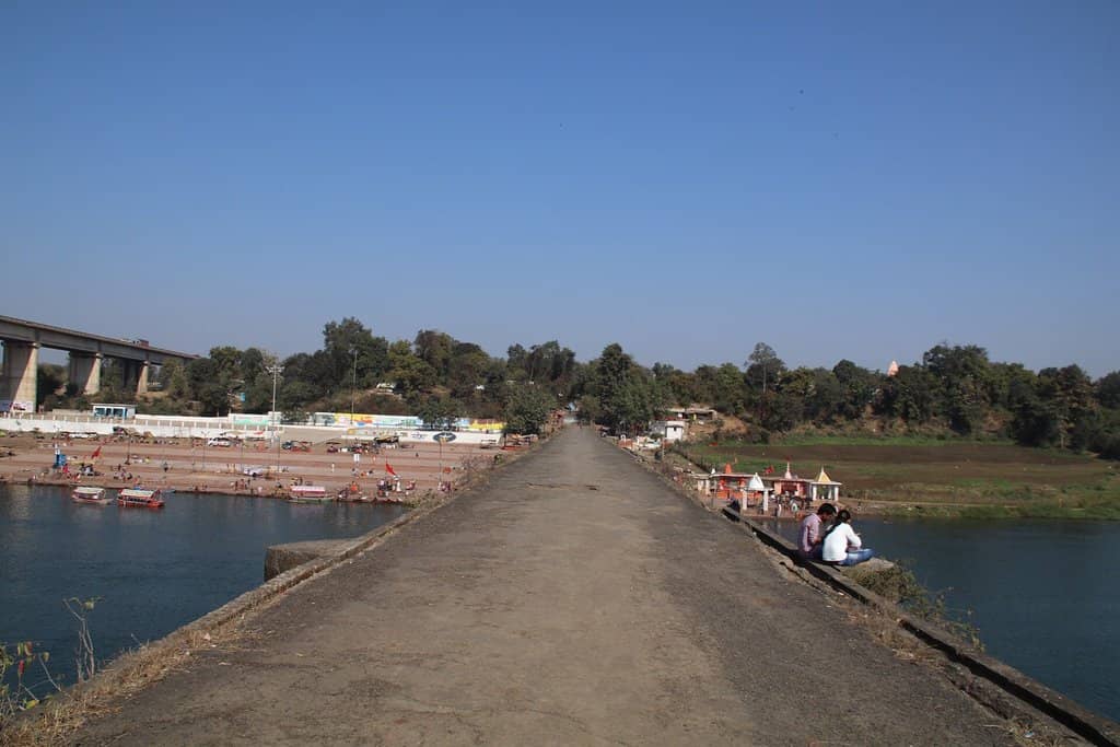 Peaceful Ghat Experience