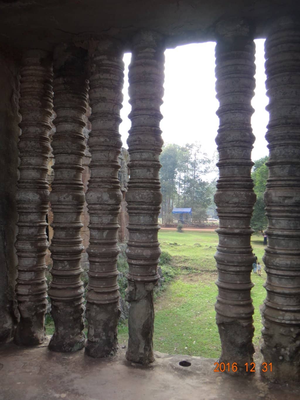 Intricate Carved Colonnettes