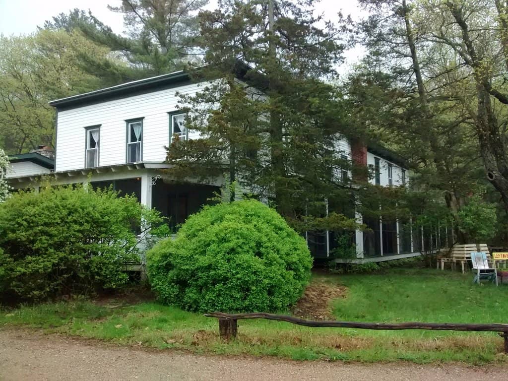 Wooded Campus & Natural Beauty