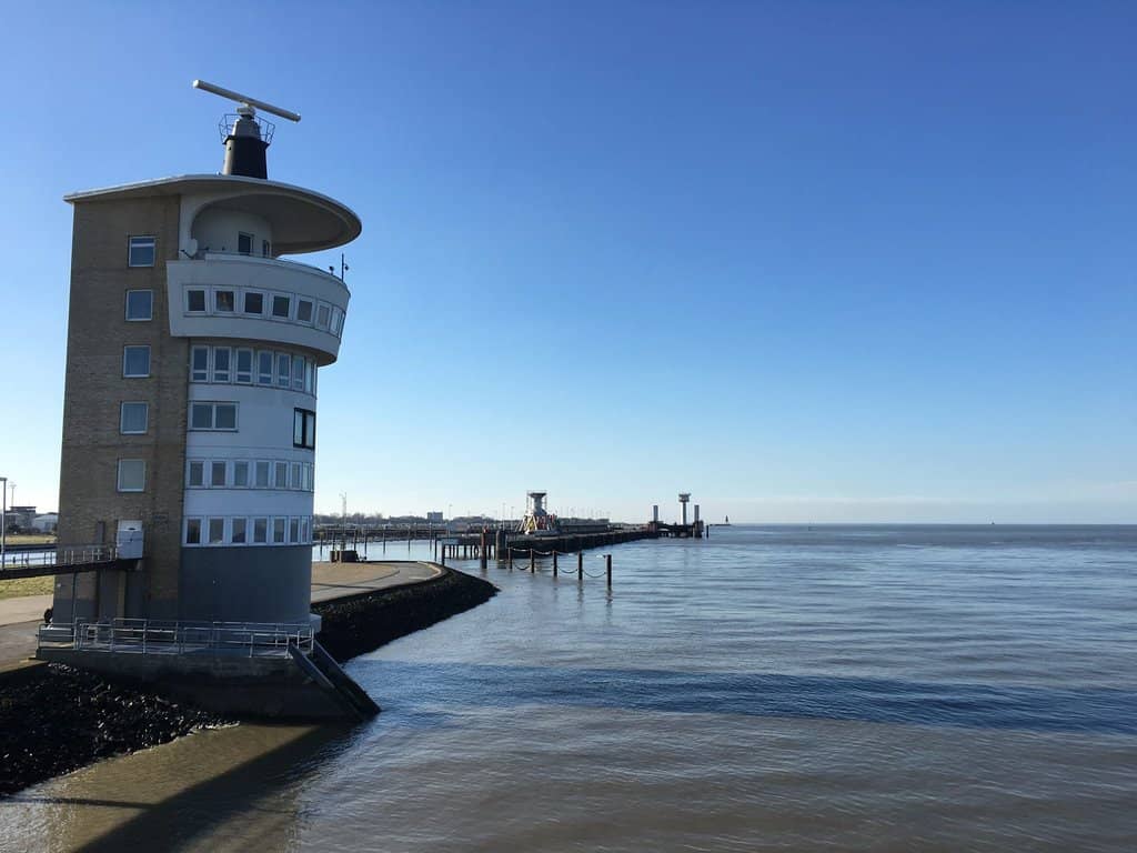 Romantic Oceanfront Ambiance