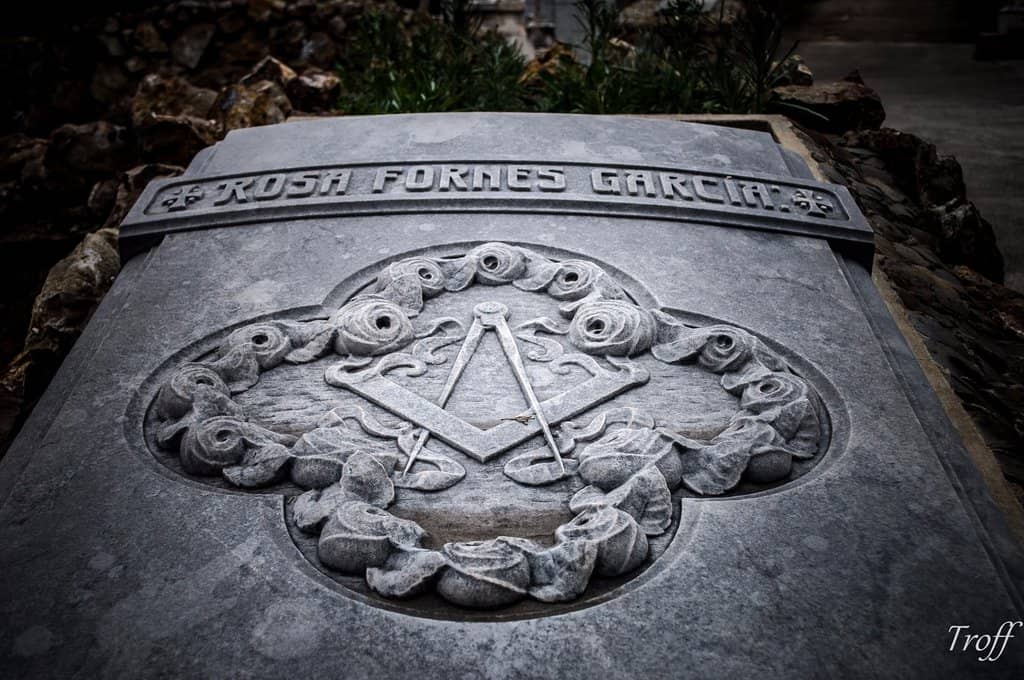 The Arrow-Tailed Tomb