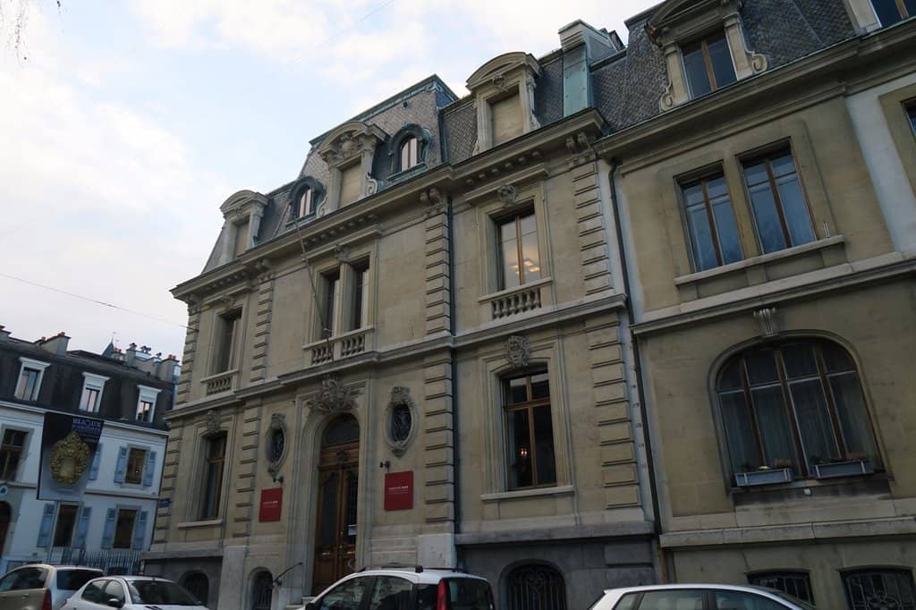 Jade and Decorative Arts