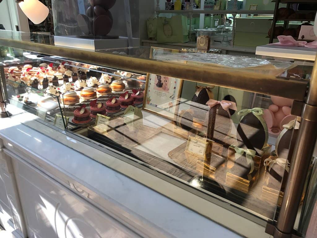 Iconic French Macarons