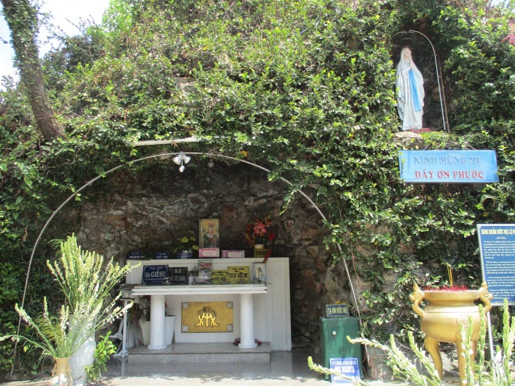 Sacred Heart of Jesus Statue