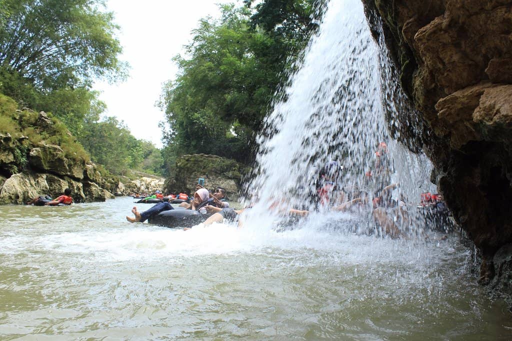 Small Waterfall Dip