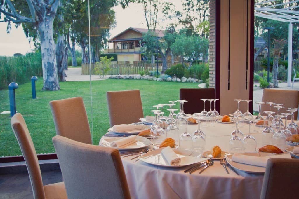 Picturesque Garden and Terrace Dining