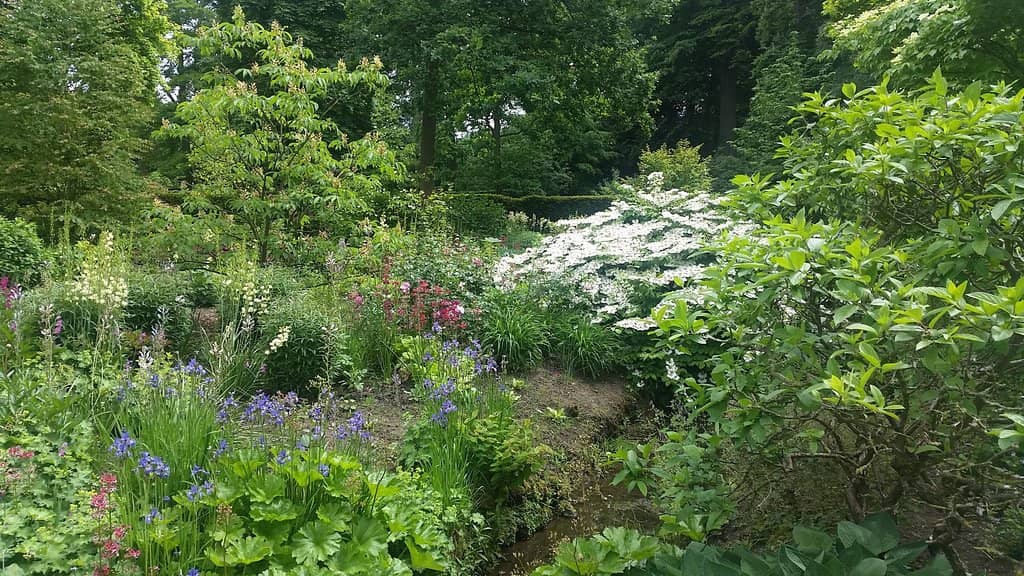 Melbourne Hall Courtyard