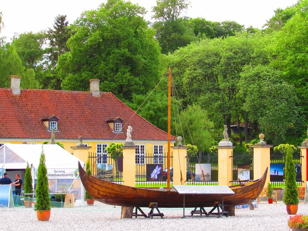 Adam and Eve Statue Trail