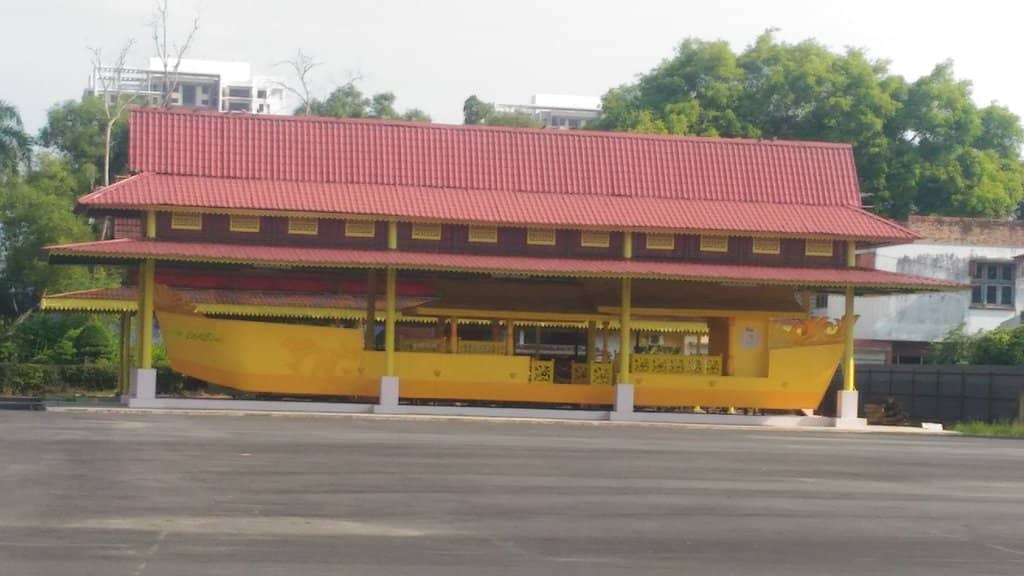 Textile and Manuscript Exhibits