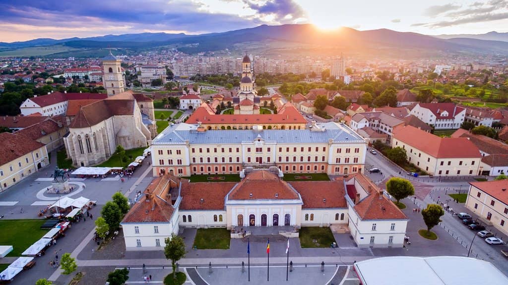 The Star-Shaped Walls