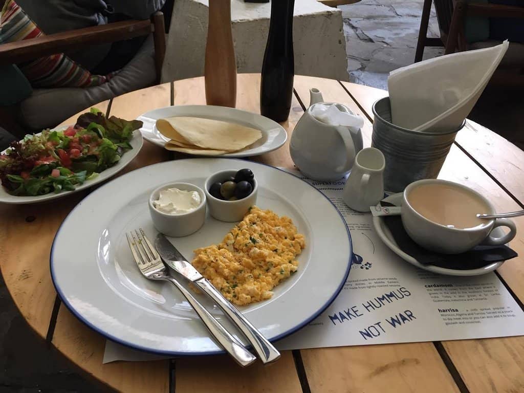 Lively Atmosphere & Entertainment