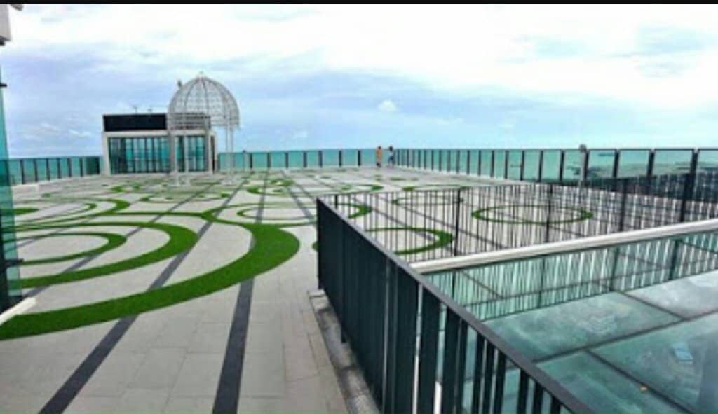 Glass Floor Thrill