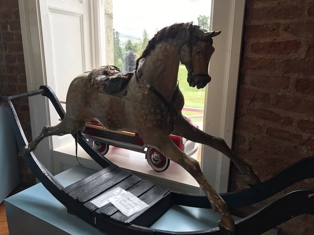 Intricate Furnishings