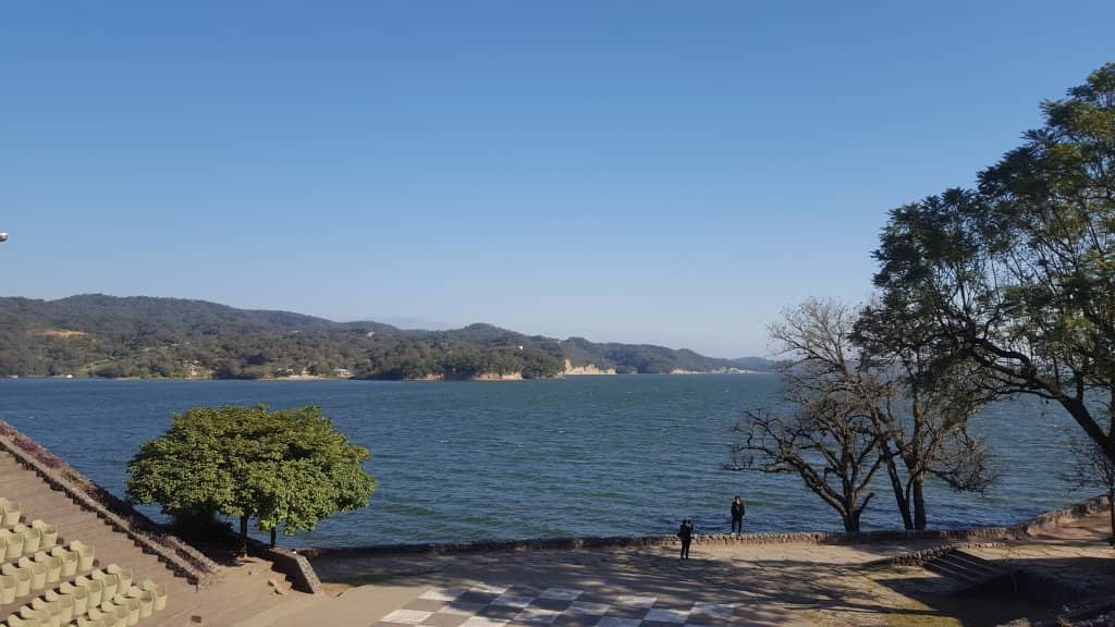 Waterfalls and Natural Scenery