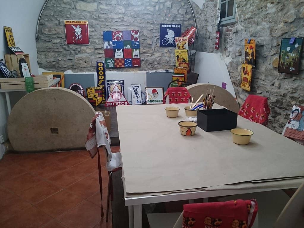 Customizable Enamel Mugs