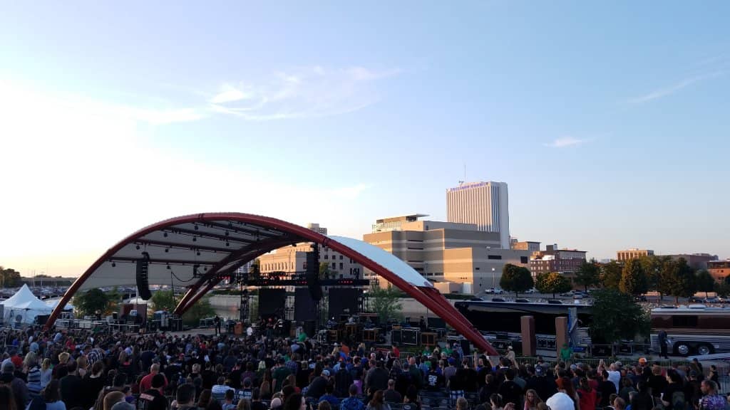 Spacious Lawn Seating