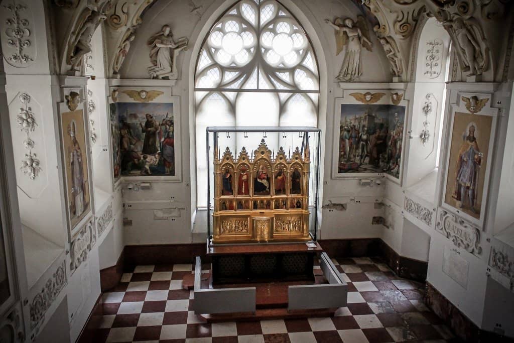 Castle Interior & Cave Tour