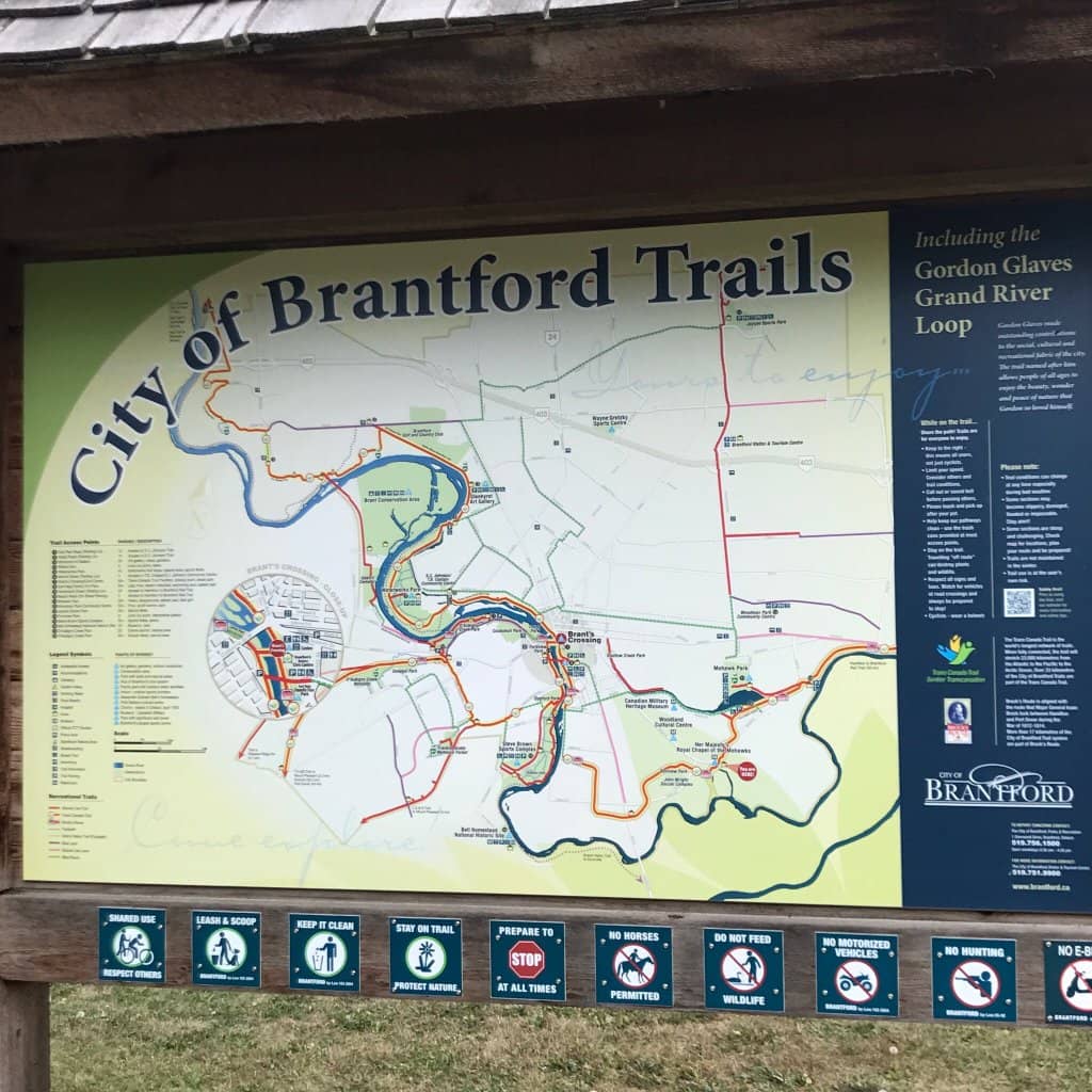 Lakefront Trails & Picnic Spots