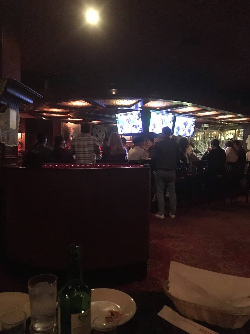 Old Hollywood Ambiance