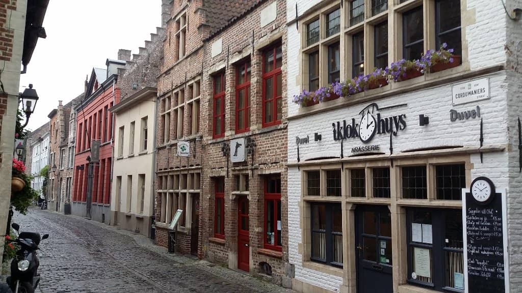 Cozy Restaurants & Cafes