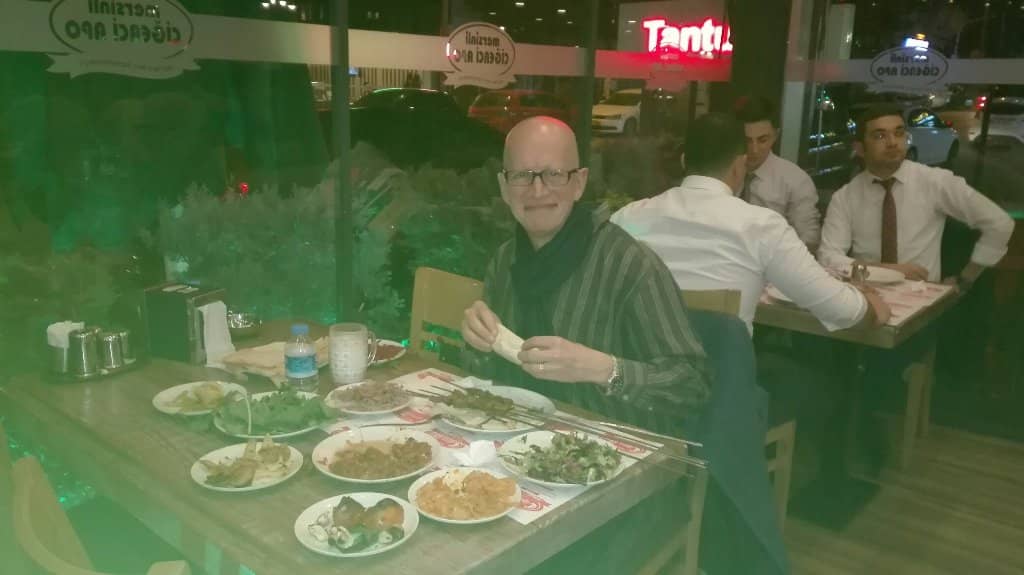 Vibrant Atmosphere & Fast Service