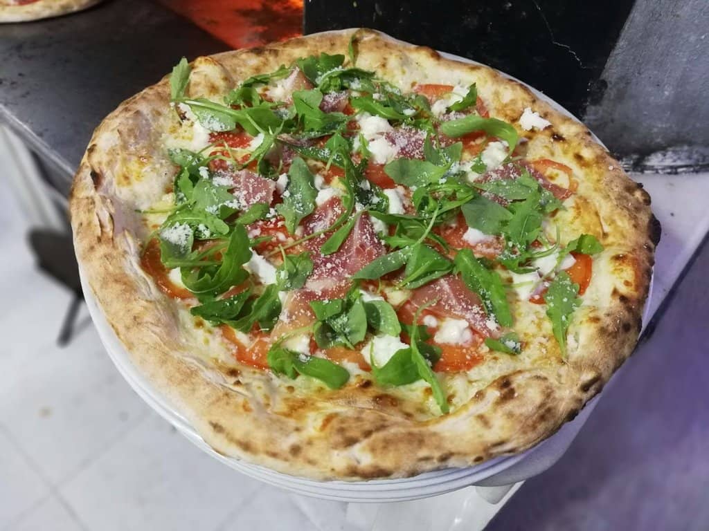 Cozy Atmosphere & Alfresco Dining