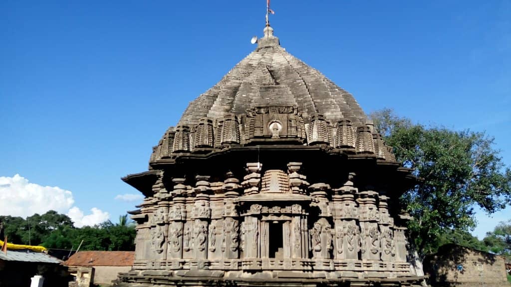 Exquisite Stone Carvings