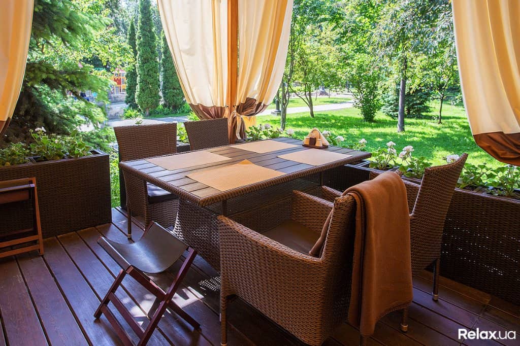 Lively Traditional Music