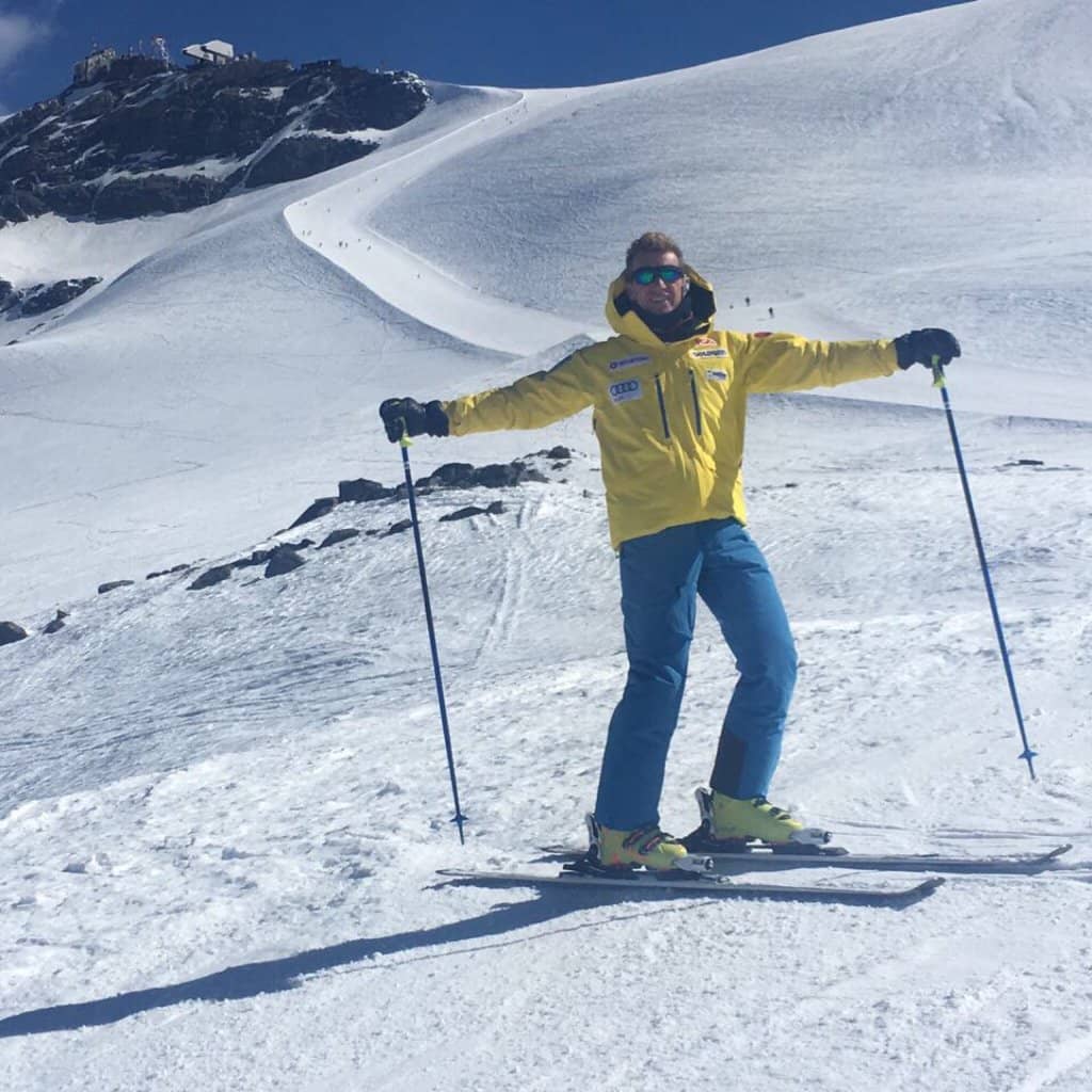 Ice Lodge Mountain Hut