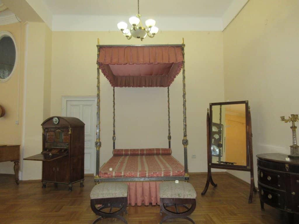 Traditional Clothing & Accessories